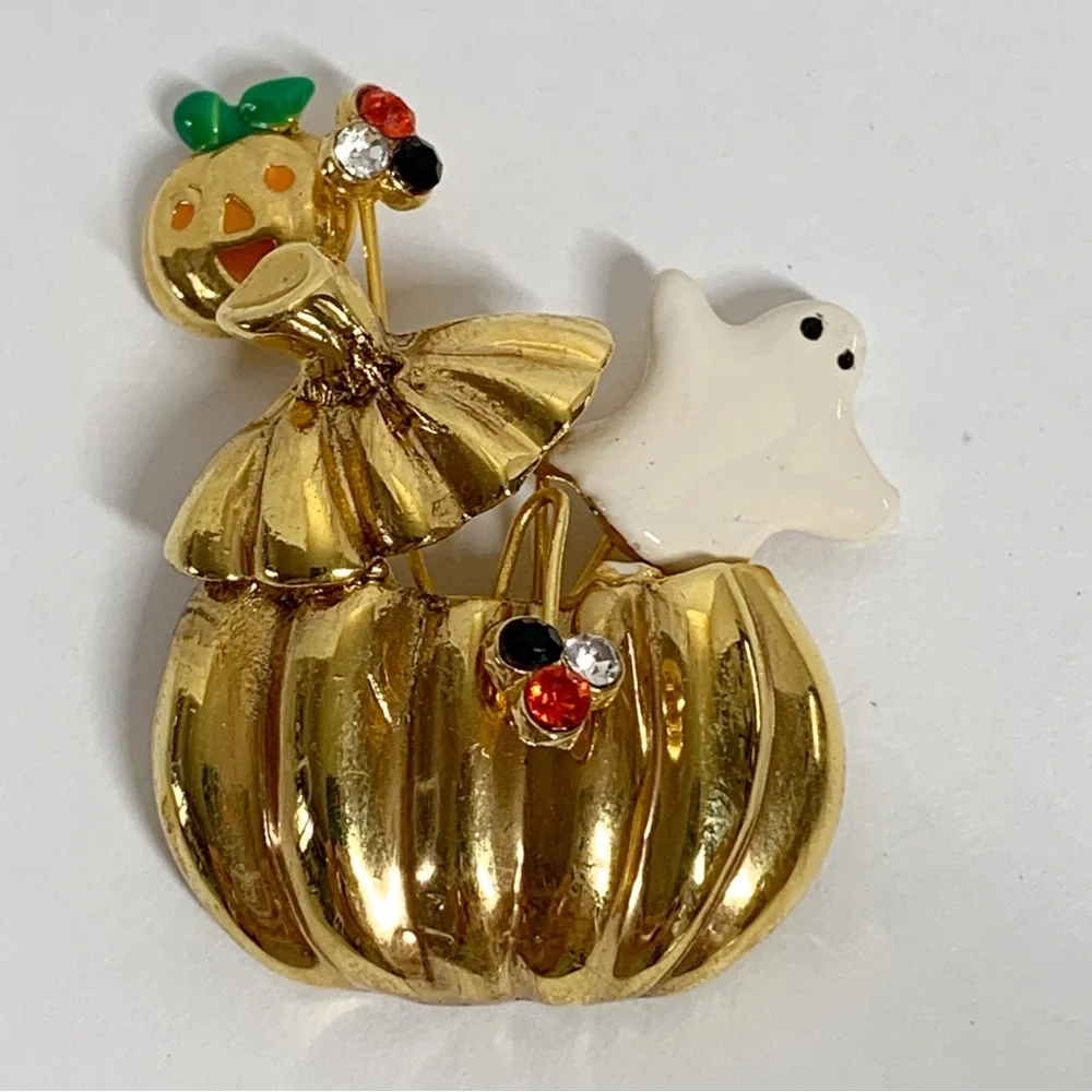 N/A halloween brooch